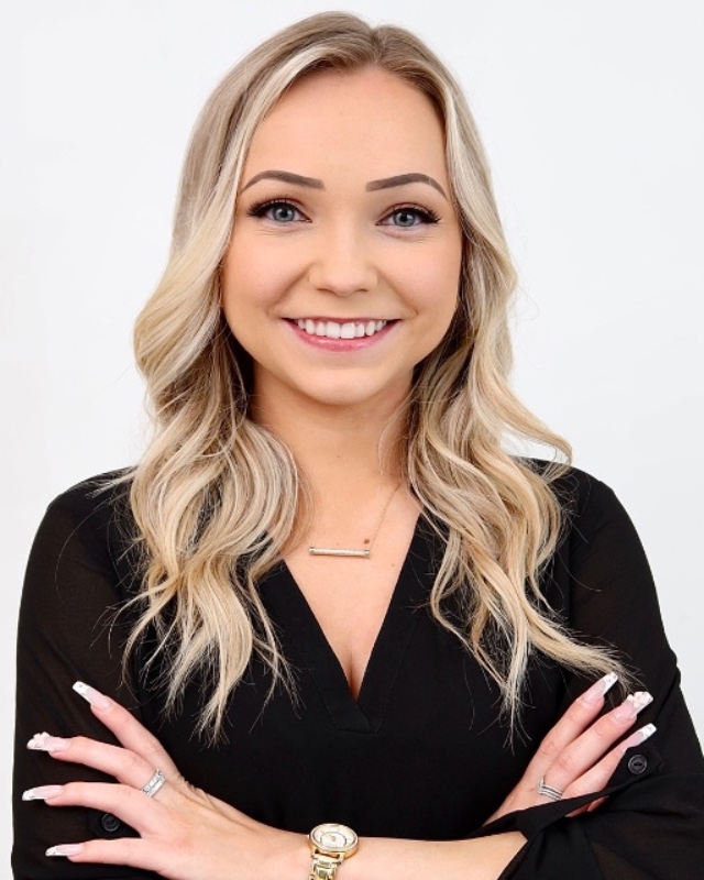Alyssa MacNeil headshot